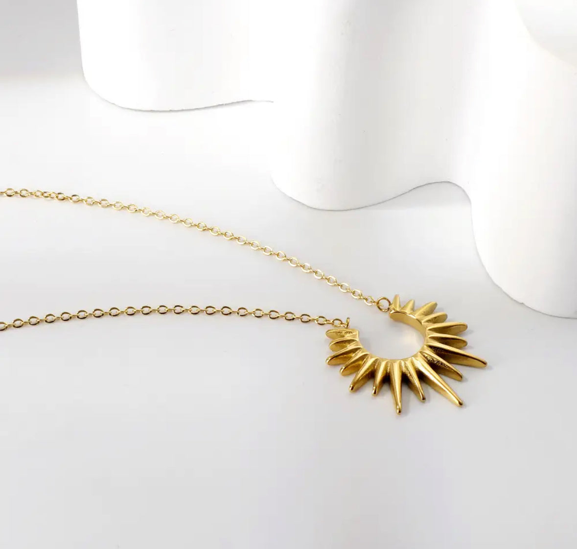 Sol María gold sun necklace