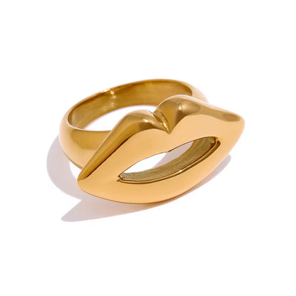 Kiss lips gold ring